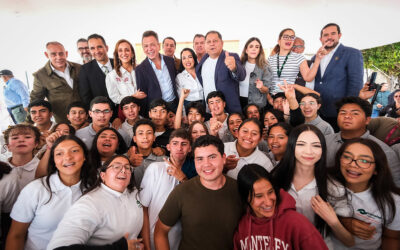 Entrega Pablo Lemus nuevas unidades móviles de Médicas y Médicos de Jalisco en tu Hogar