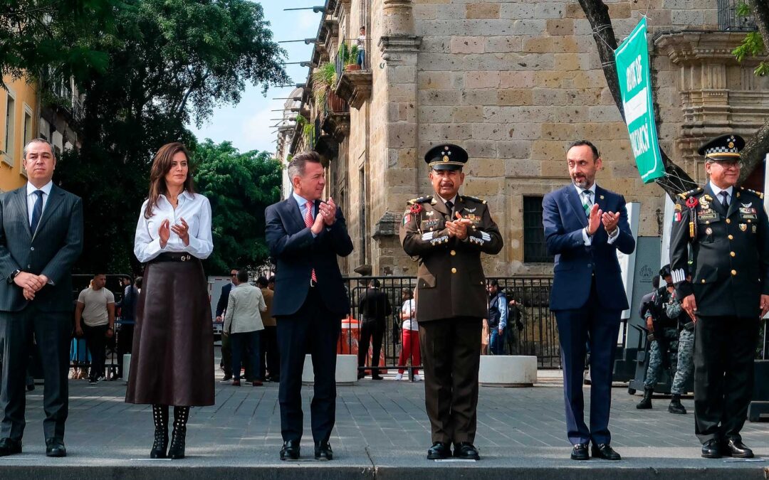 Encabeza Pablo Lemus Izamiento de la Bandera de México en el 216 Aniversario del inicio de la Independencia