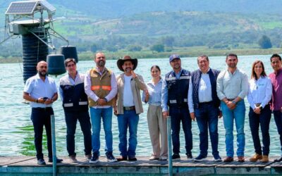 Fortalece Gobierno de Jalisco la calidad del agua de la laguna de Cajititlán con circuladores de agua operados con energía solar