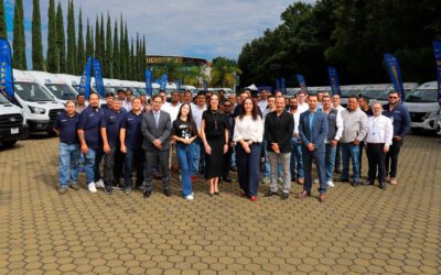 Entregan 40 unidades de transporte escolar para favorecer la continuidad en la educación superior tecnológica