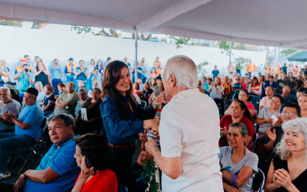Anuncia Vero Delgadillo rehabilitación de calles y banquetas en Lagos de Oriente