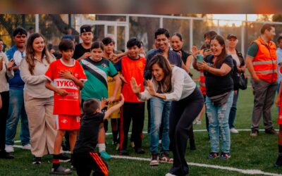 Entrega Vero Delgadillo rehabilitación de la Unidad Deportiva Ignacio Jacobo, en la Comunidad La Industrial