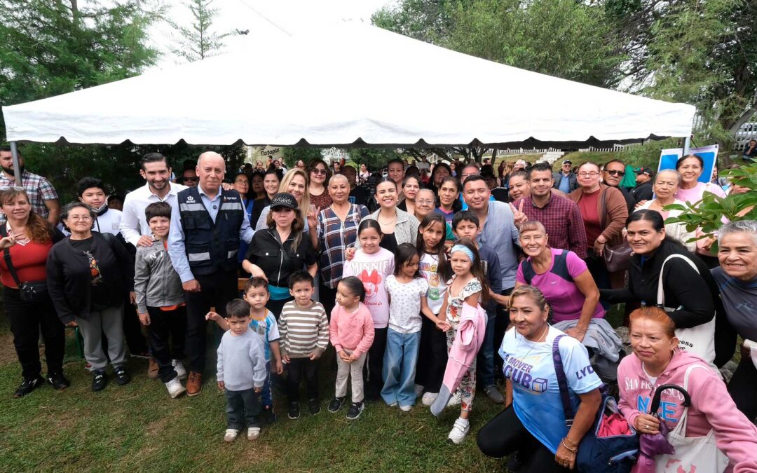 Entrega Comisión Estatal del Agua sistema de captación de lluvia en Tabachines, Zapopan