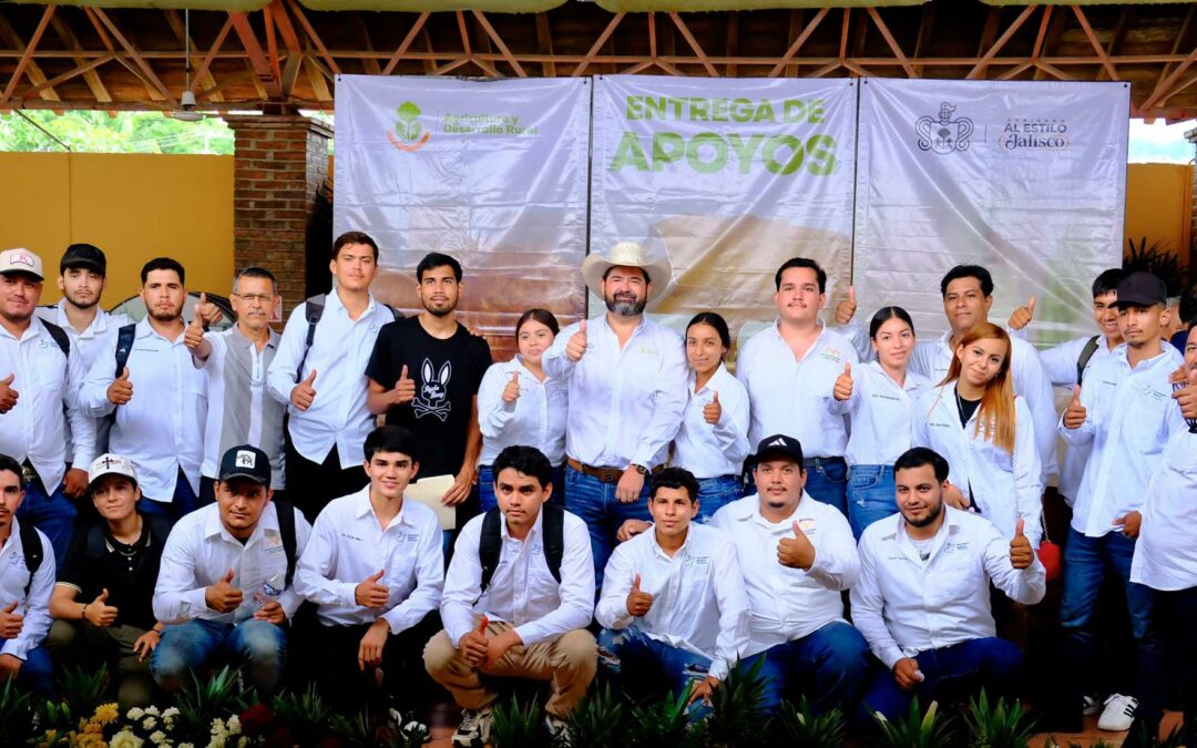 Entrega Gobierno de Jalisco apoyos a 371 personas para fortalecer al sector del campo en la región Costa Sur